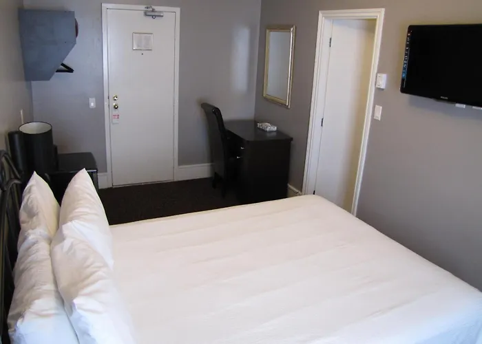Barclay Hotel