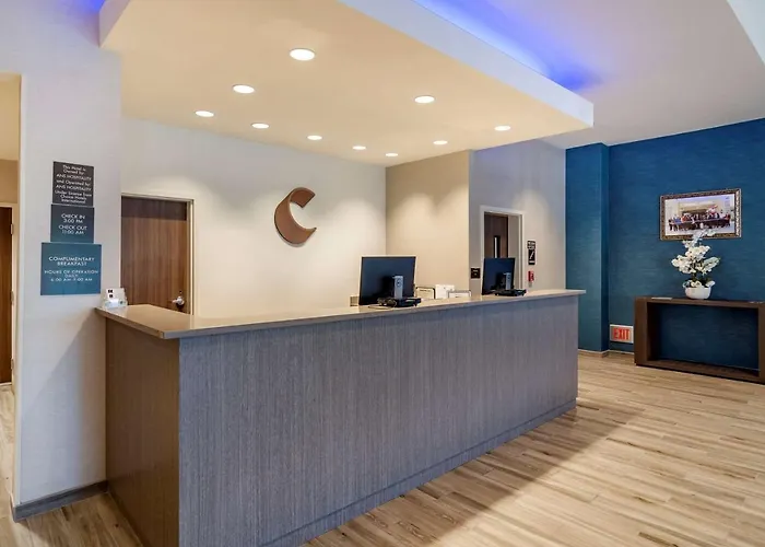 Comfort Suites Grandview - Kansas City