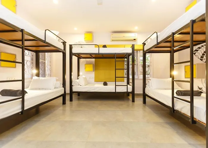 Locul Uptown - Near Bangalore Palace Grounds
