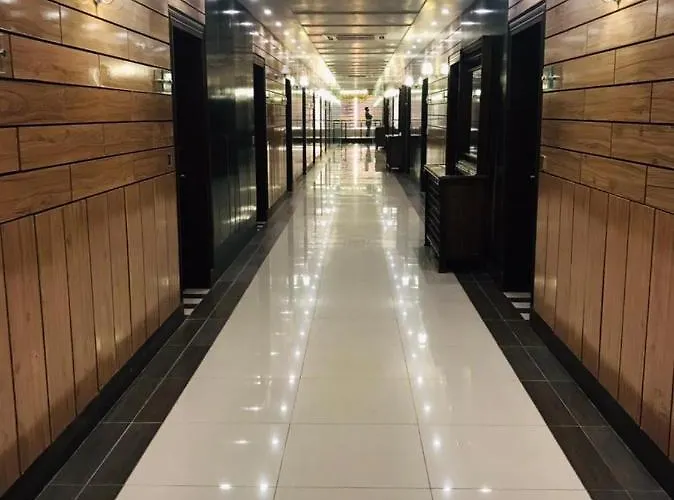 Royaute Luxury Hotel Sialkot