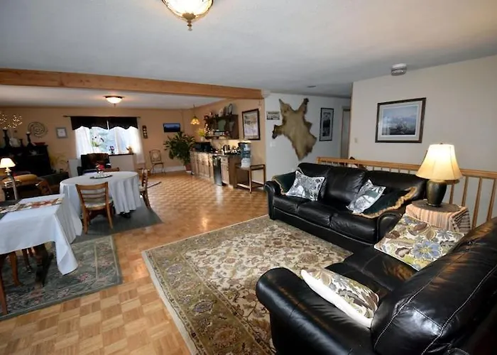 Alaska Grizzly Lodge