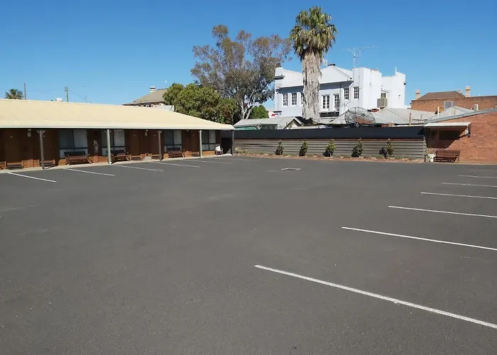 Country Mile Motor Inn