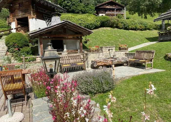 Les Chalets De La Serraz