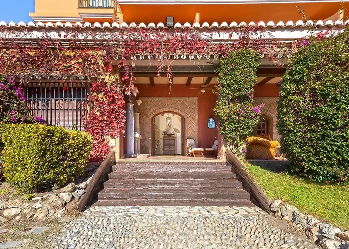 Casa Flores con Piscina interior climatizada
