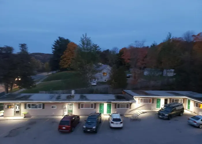 Silver Maple Motel