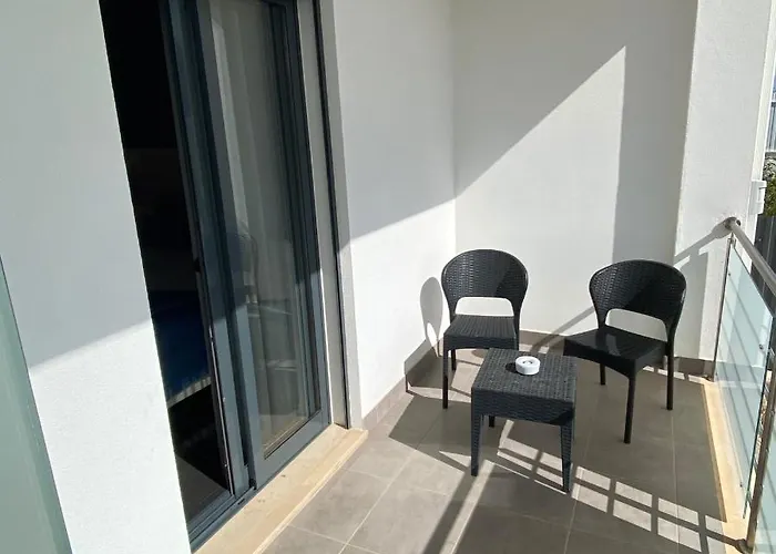 Sunfield Guest House - Only Adults