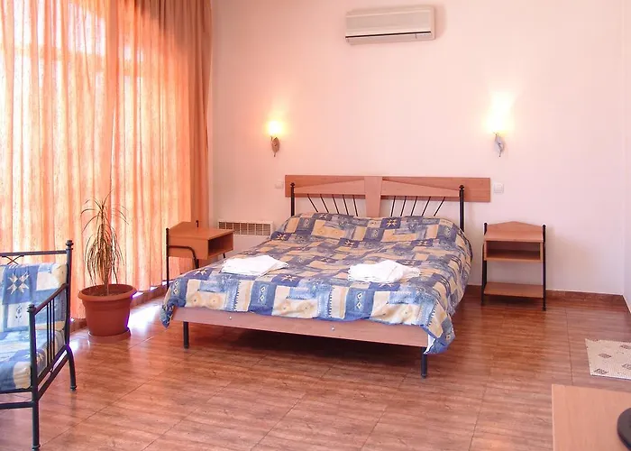 Central Family Hotel