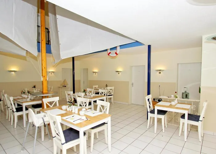 F-1010 Strandhaus Moenchgut B&B Doppelzimmer Nr 35