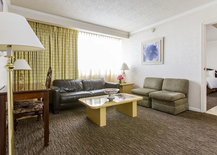 Jj Grand Hotel