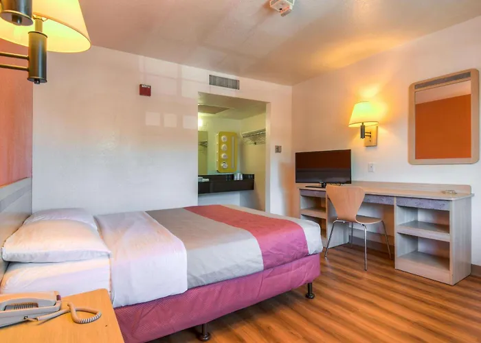 Motel 6-Pomona, Ca - Los Angeles