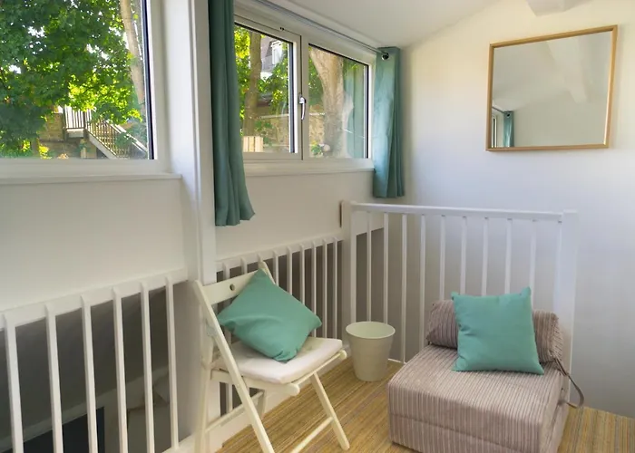 Largigi Rooms Centre Of Lyme Regis Close To The Beach And Town Centre