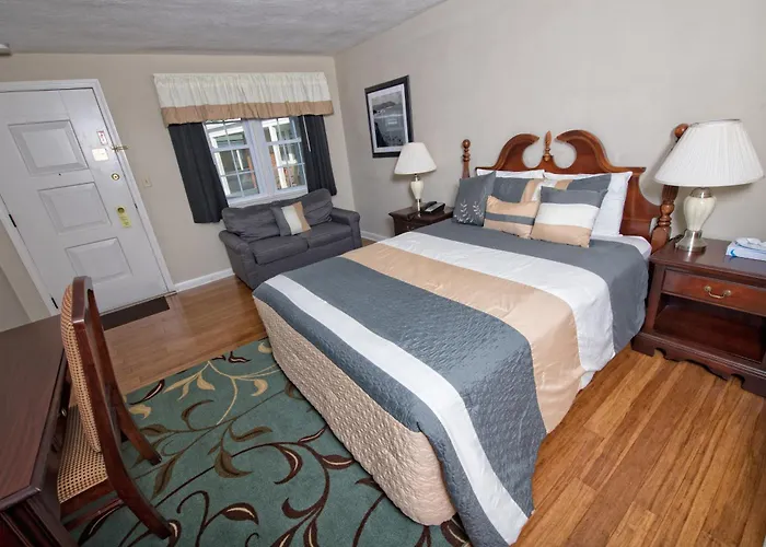 Colonial Inn Seekonk