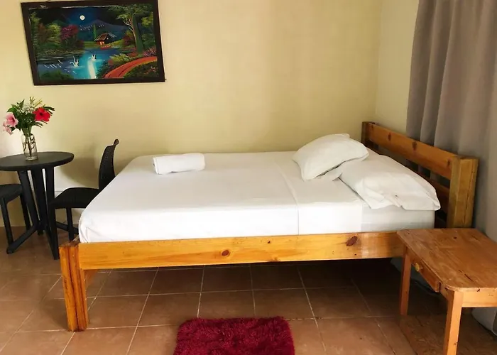 Sunshine Hotel Little Corn Island