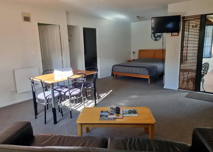 Glenalvon Lodge Motel