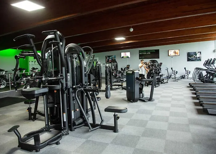 Station Lodge - Free Off-Site Health Club Access With Pool, Sauna, Steam Room & Gym
