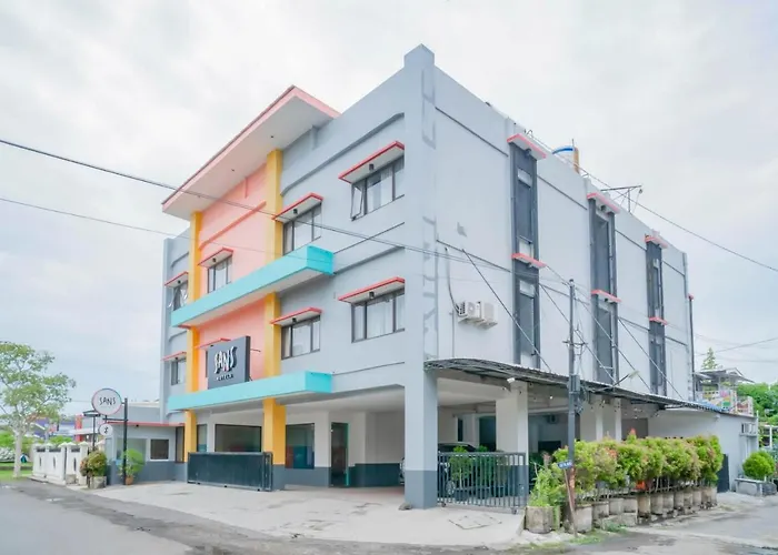 Sans Hotel Widarasari Cirebon