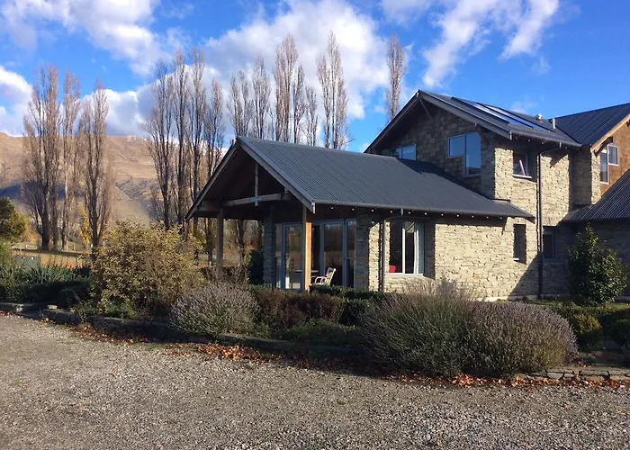 Golfcourse Road Chalets And Lodge