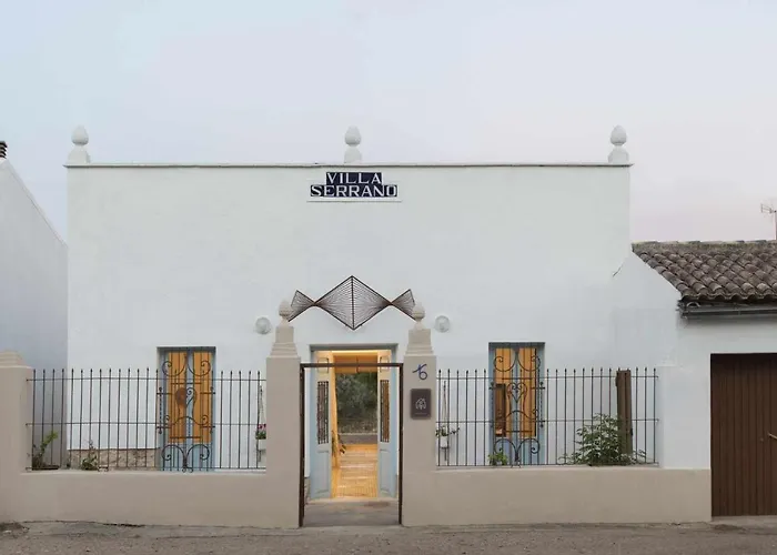 Villa Serrano, La Casa Rural De Los Mil Suelos