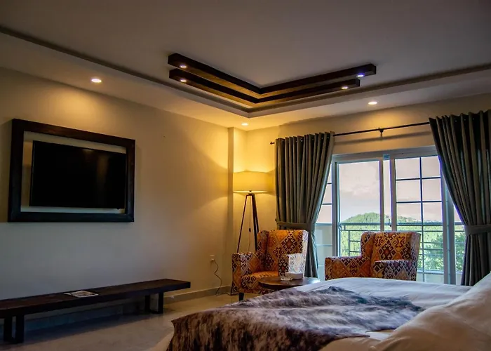 The Roomy Lodge, Murree