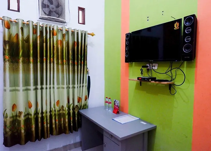 Reddoorz Syariah Near Rs Mitra Siaga