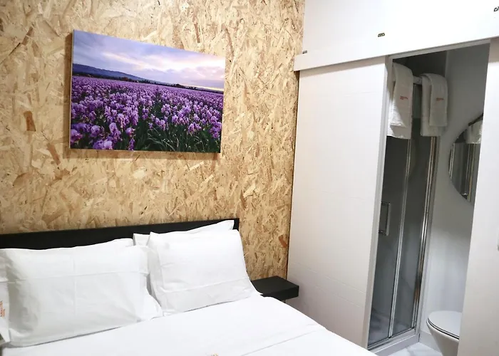 Amadora Boutique Hostel