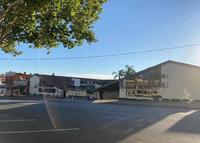 Gateway Motor Inn