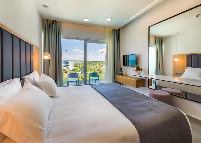Napa Mermaid Hotel & Suites