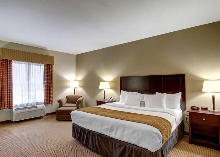 Comfort Inn & Suites Alvarado