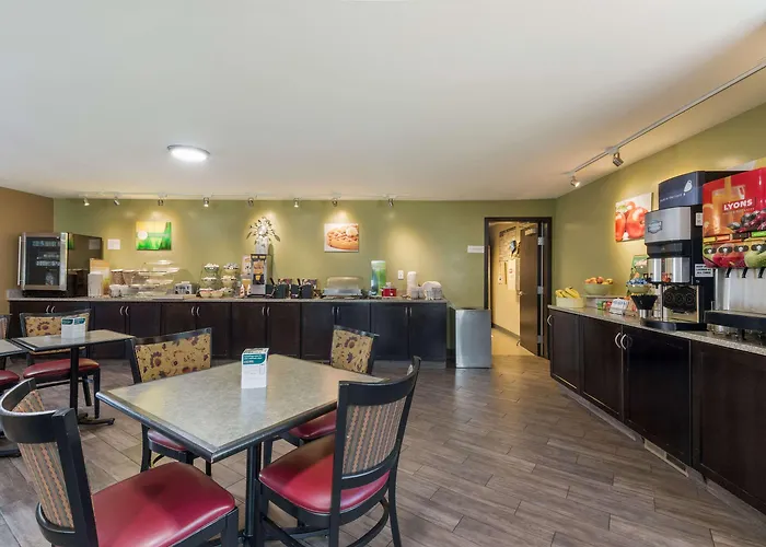 Quality Inn & Suites Airport