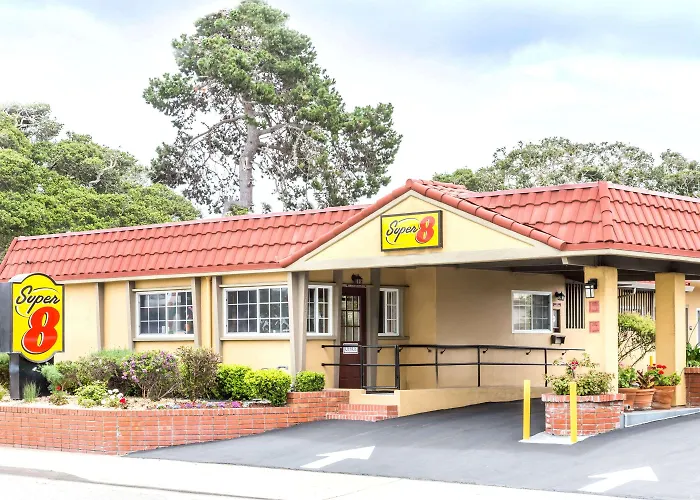 Super 8 By Wyndham Monterey