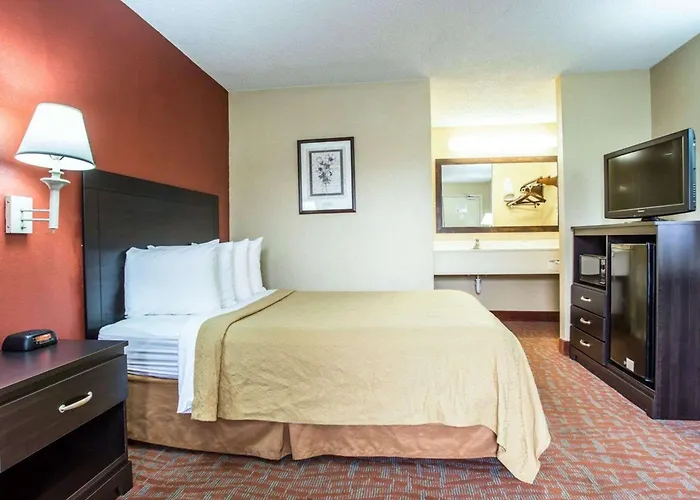 Quality Inn & Suites Monroe