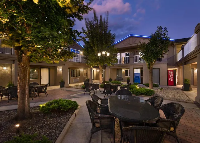 Days Inn By Wyndham Kelowna
