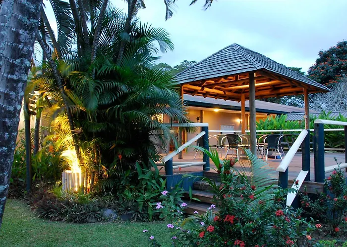 Tanoa Skylodge Hotel
