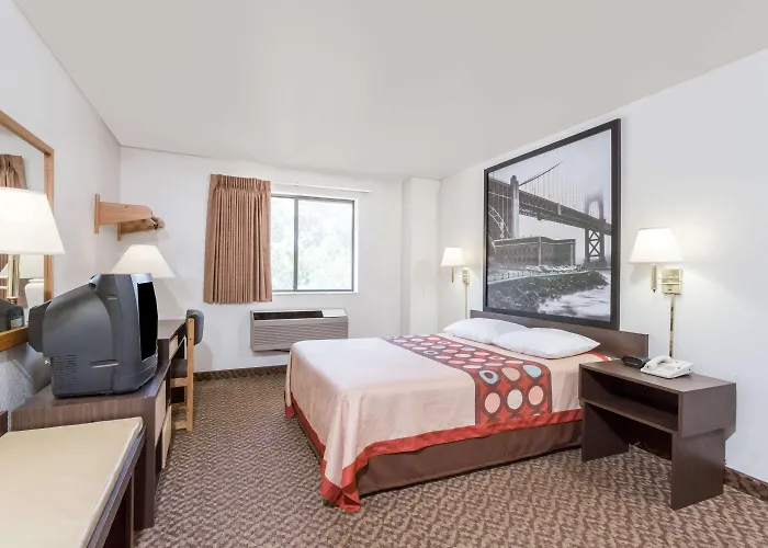 Super 8 By Wyndham Prince Frederick