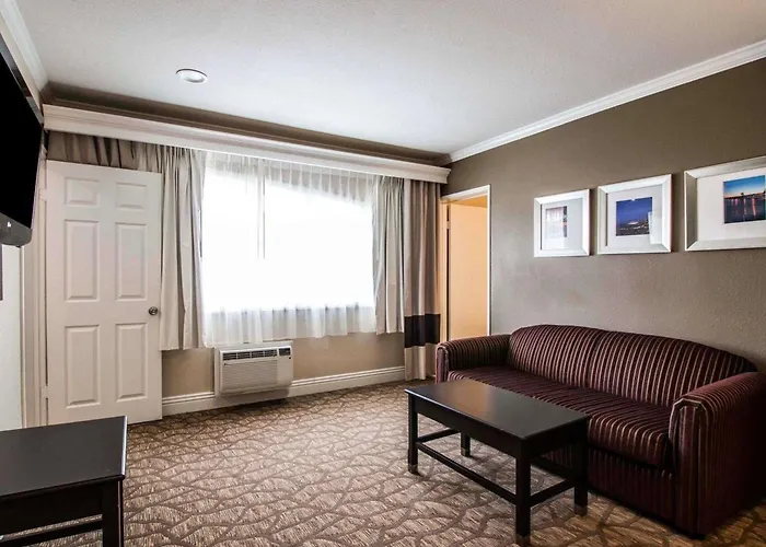 Comfort Suites San Clemente Beach