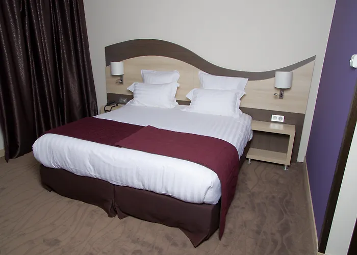 Kyriad Prestige Lyon Est - Saint Priest Eurexpo Hotel And Spa