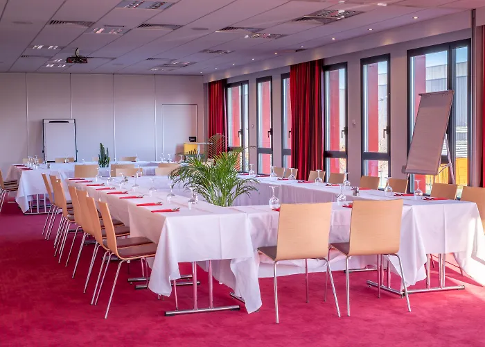 Kyriad Prestige Lyon Est - Saint Priest Eurexpo Hotel And Spa