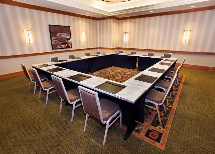 Hilton Suites Chicago/Oakbrook Terrace