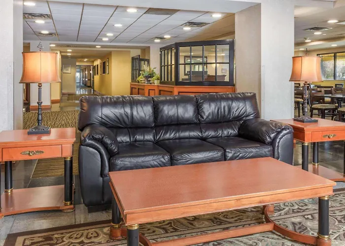 La Quinta By Wyndham Garden City