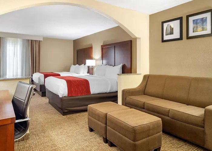 Comfort Inn & Suites Macon North I-75