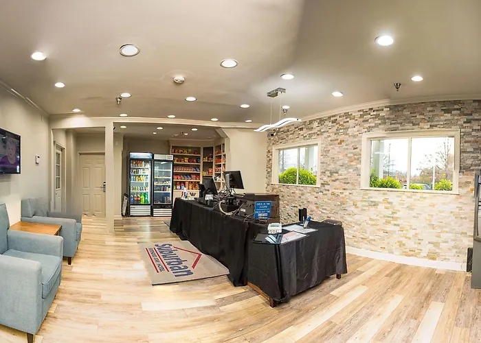 Suburban Studios Charlotte-Ballantyne