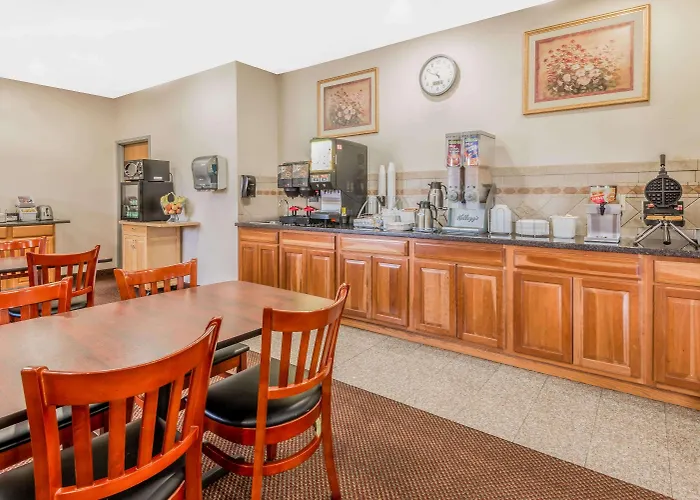 Super 8 By Wyndham Salina