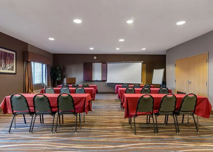 Comfort Inn & Suites Lees Summit - Kansas City