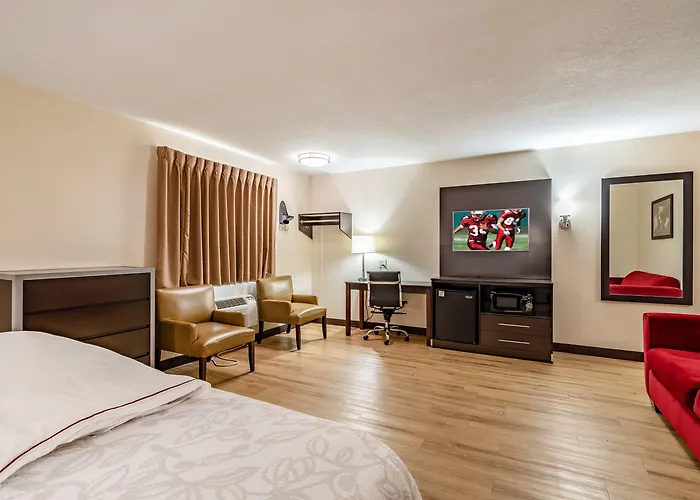 Red Roof Inn Plus+ Huntsville