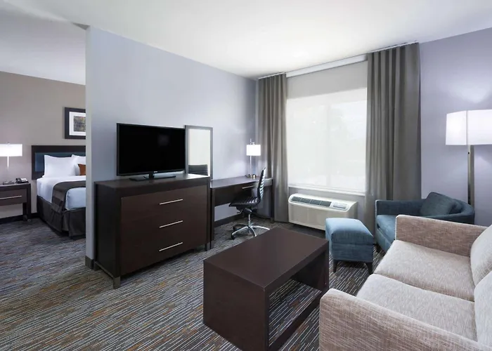 Wingate By Wyndham Sidney