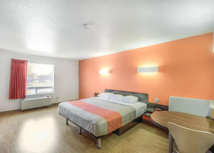Motel 6-Regina, SK