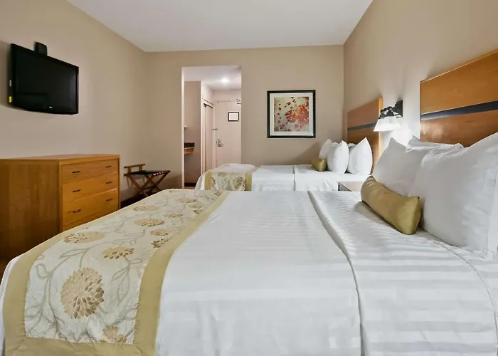 Best Western Plus Chateau Inn Sylvan Lake