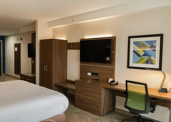 Holiday Inn Express&Suites - Woodstock, ON CANADA