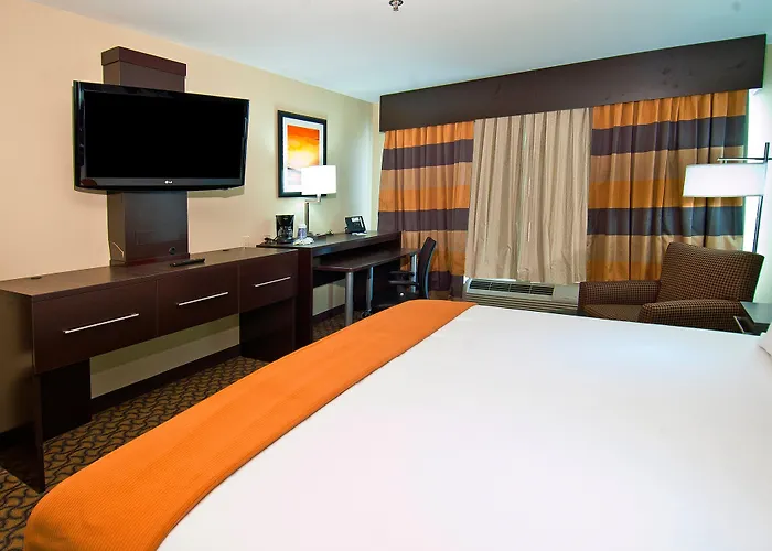 Holiday Inn Express & Suites Jackson/Pearl International Airport