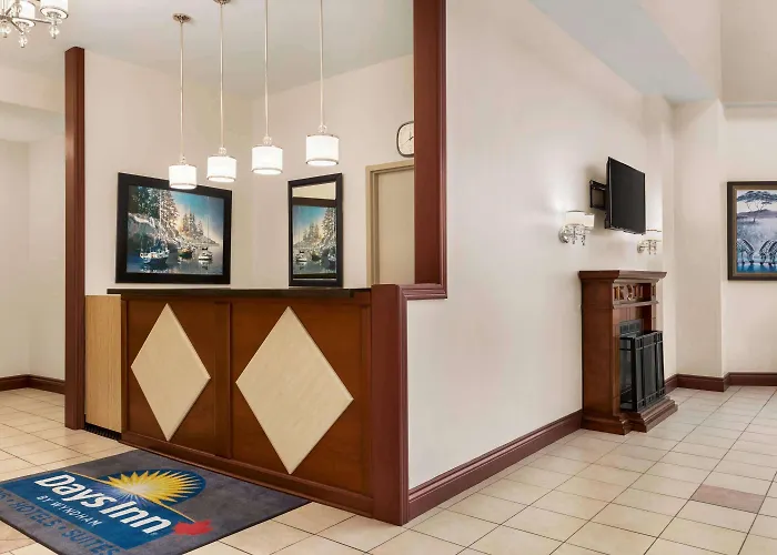 Days Inn By Wyndham Hamilton - Downtown